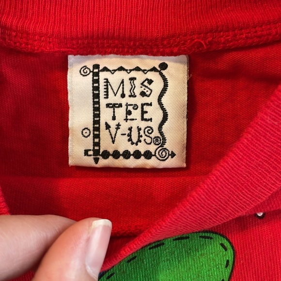 “Frosty The Sportsman” long sleeve red tshirt, size 2T, Frosty the Snowman - Picture 4 of 4